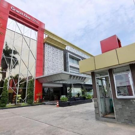 Grand Dian Hotel Slawi Tegal  Luaran gambar