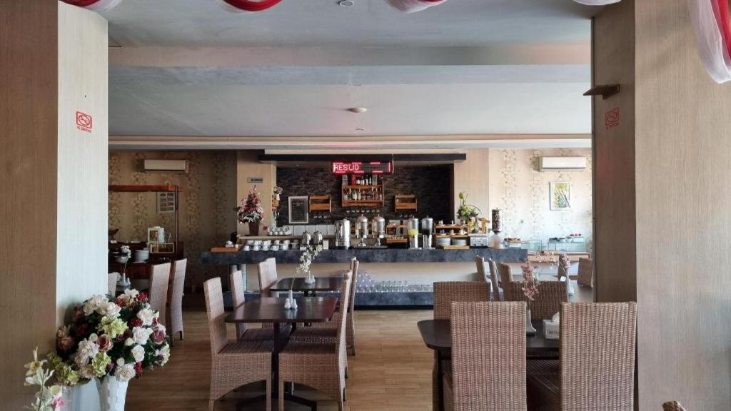 Grand Dian Hotel Slawi Tegal  Luaran gambar
