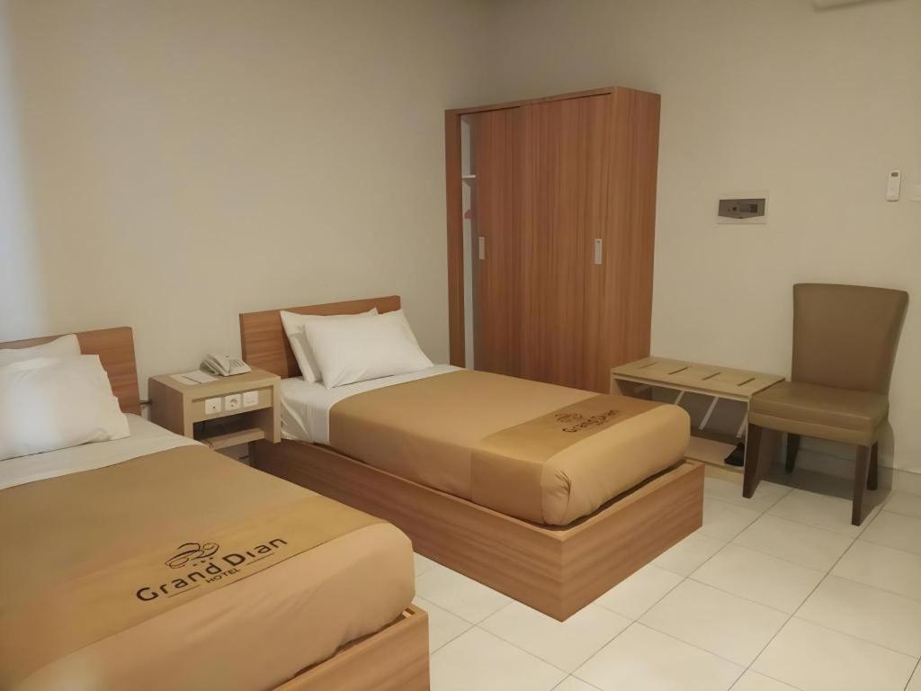 Grand Dian Hotel Slawi Tegal  Luaran gambar
